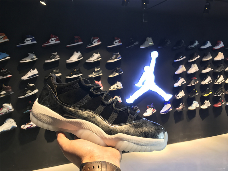 Air Jordan 11 Low Barons 528895 010